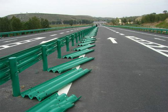 安顺波形护栏的维护与管理确保道路安全的关键步骤